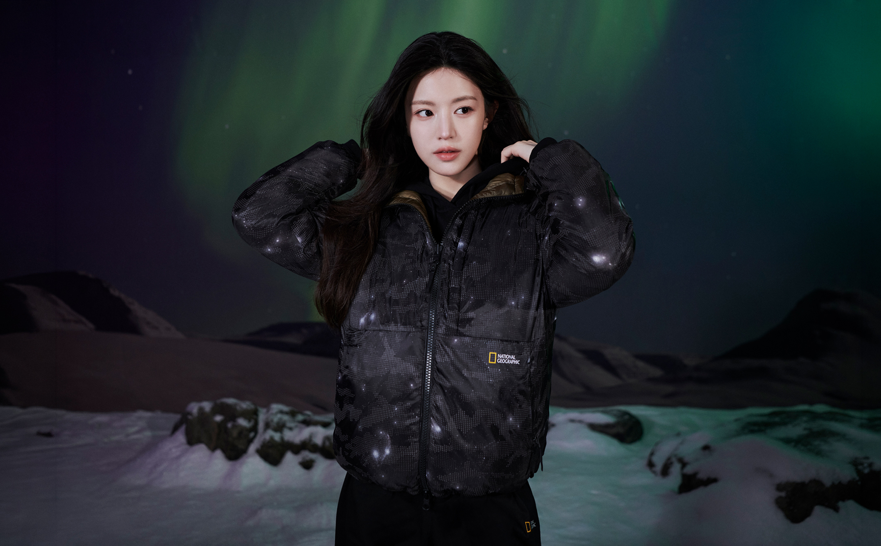 퓨어이펙트 리버시블 점퍼 착용 화보