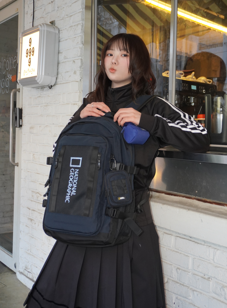 수납력 좋고 튼튼한 유니티 백팩